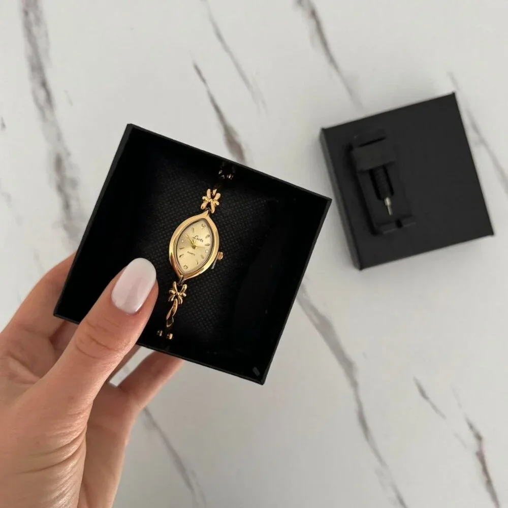 SKU0498 Retro Gold Women Casual Fashion Oval Watch Stainless steel +‎ gift bag